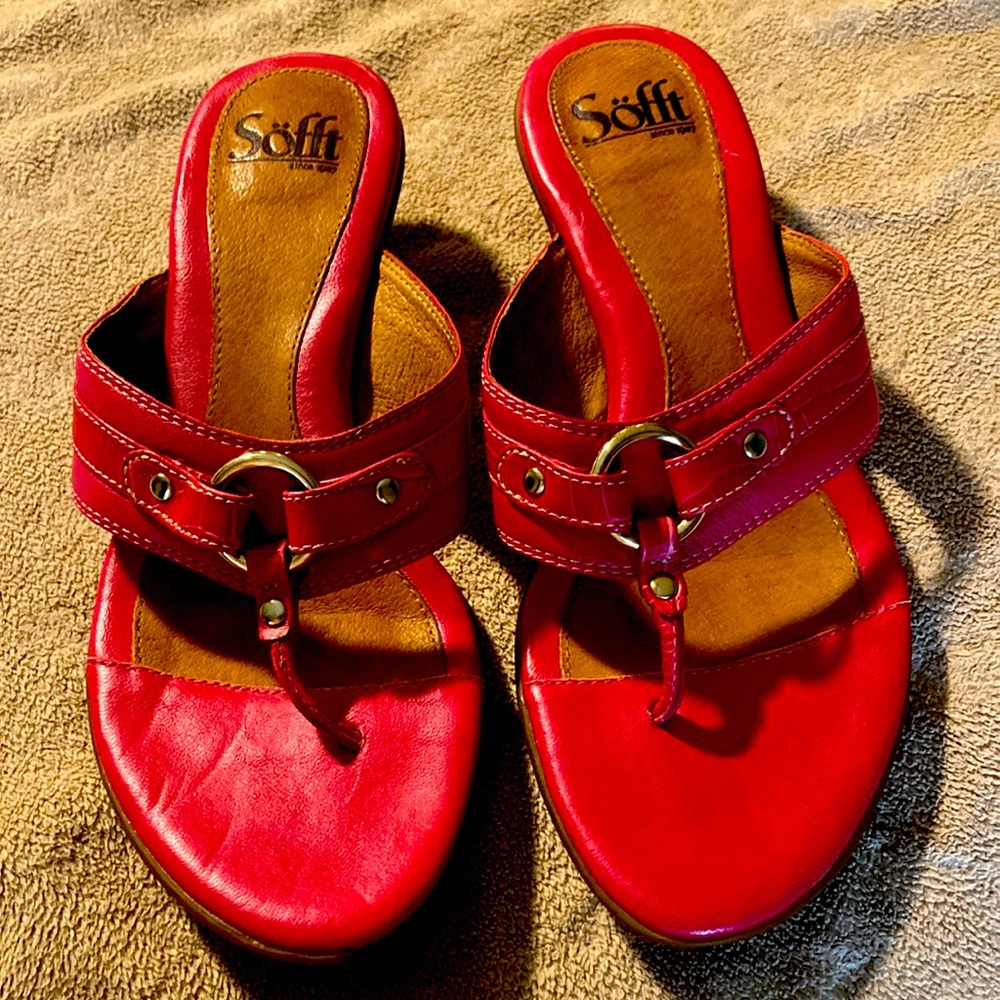 EUC Sofft brand Pink sandal size 7